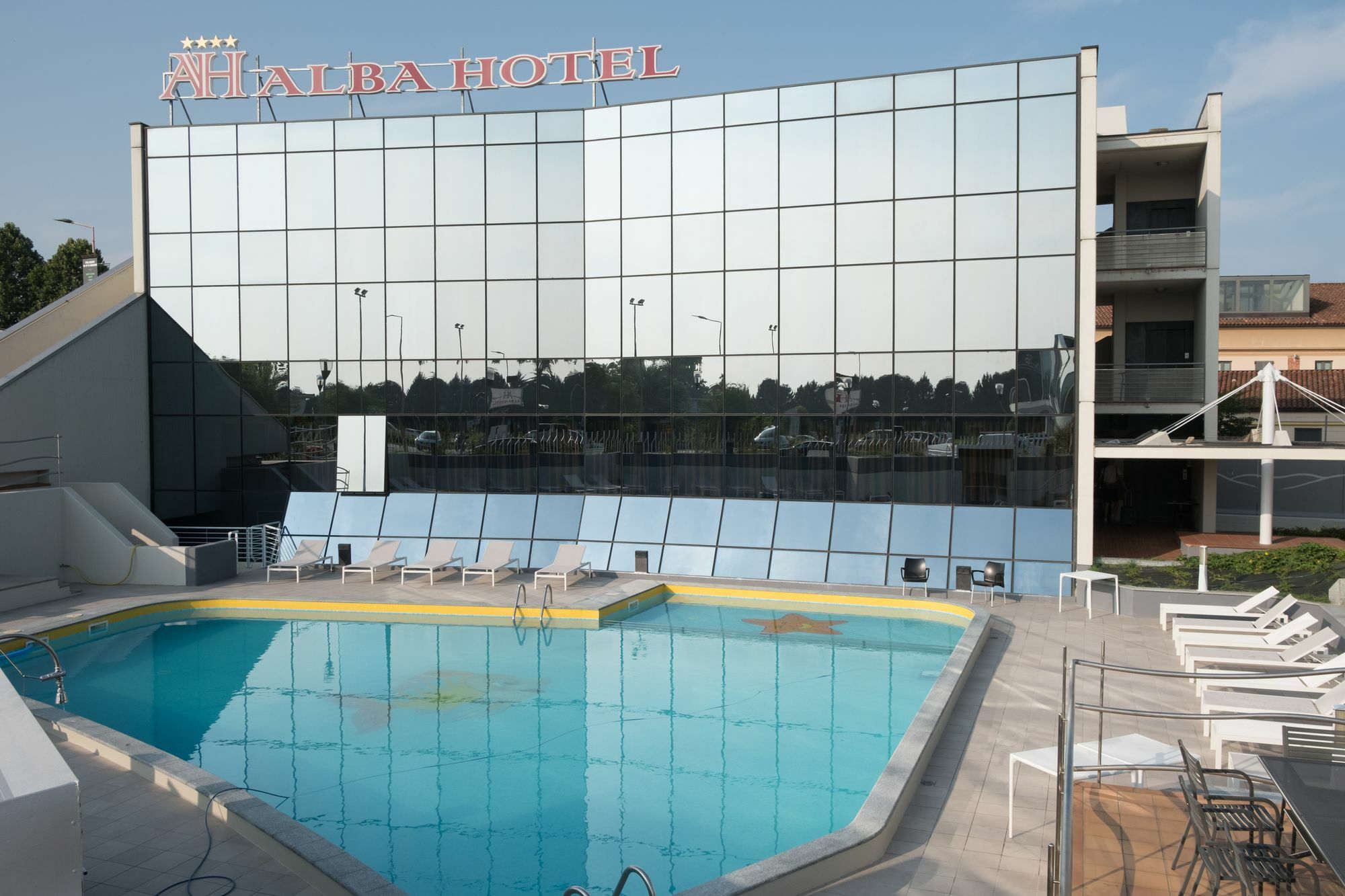 Alba Hotel Exteriör bild